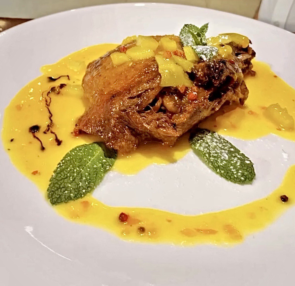 Duck baked with tropical fruits