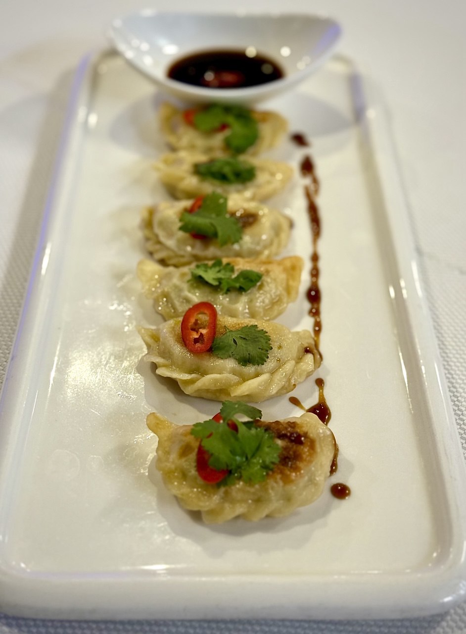 Gyoza with shrimp and Thai sauce