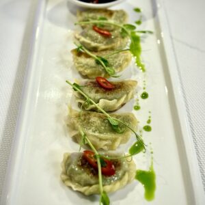 Gyoza with spinach and mushrooms with Thai sauce