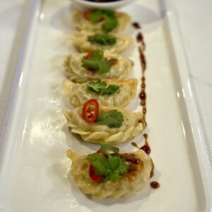 Gyoza with shrimp and Thai sauce